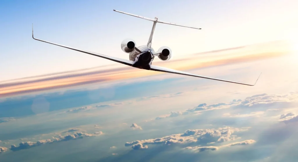 Untitled design 2022 04 01T101322.940 3 Occasions to Hire a Private Plane 7